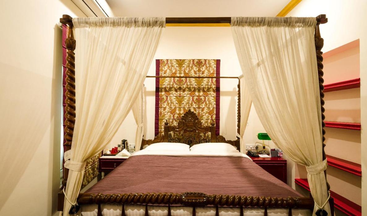 The Corner Courtyard Hotel Calcutta Eksteriør billede